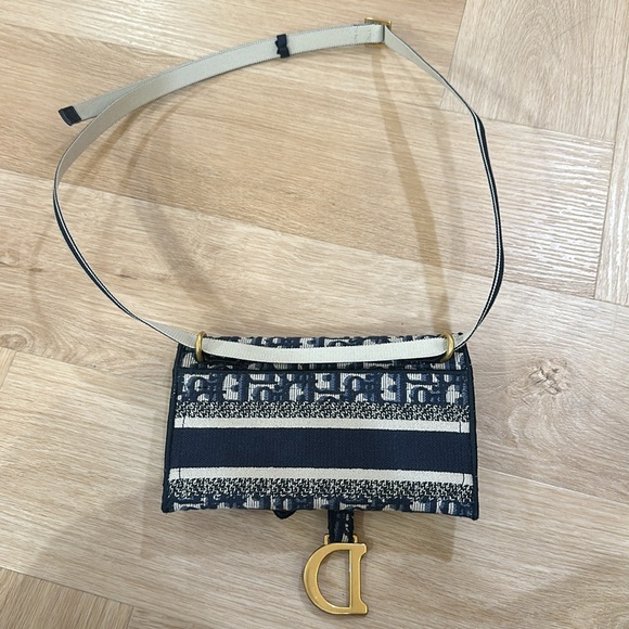 Dior Saddle Belt Bag - Picture 2 of 2